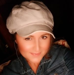 Meet your Posher, Alla